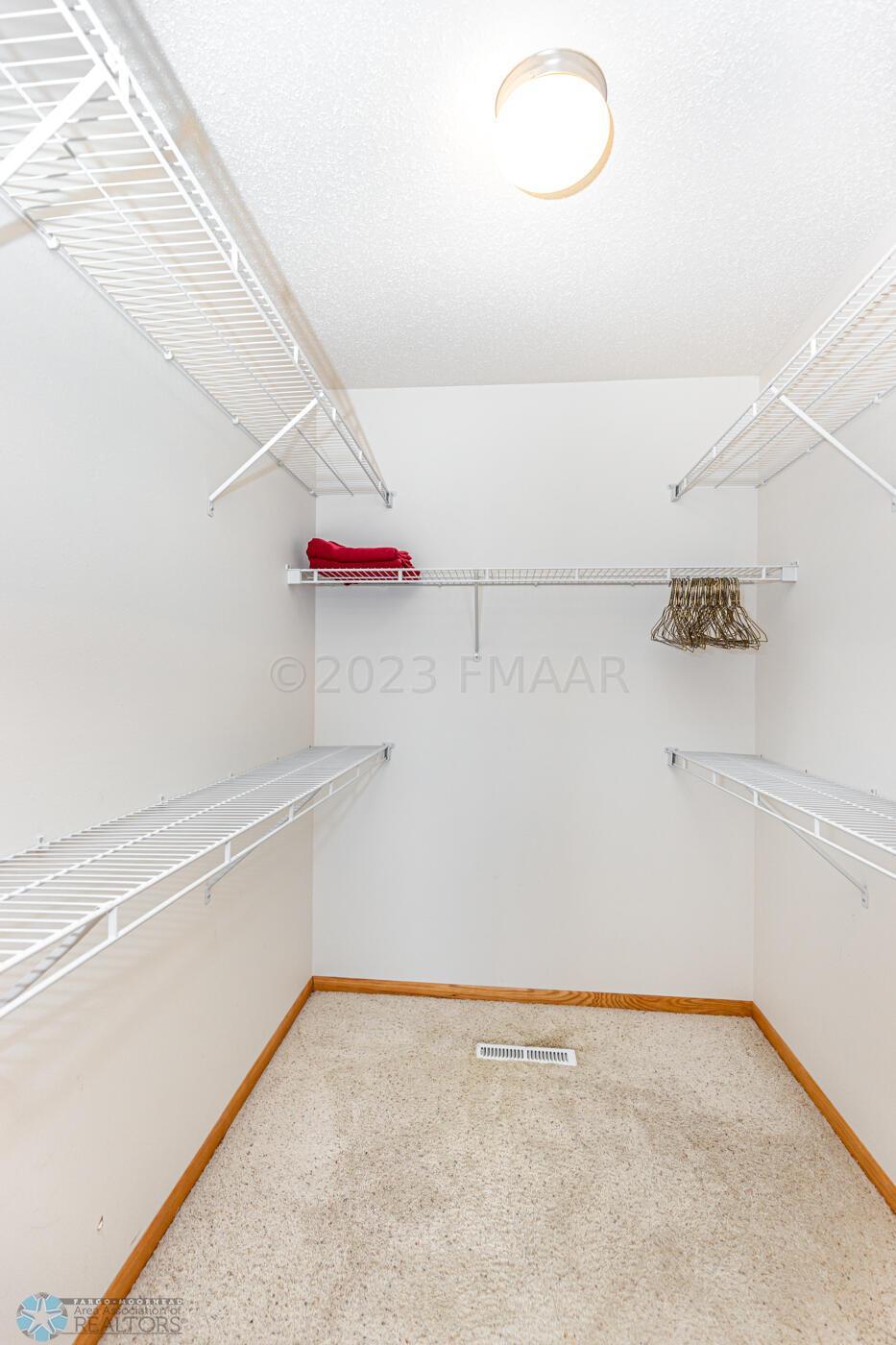 Walk-In-Closet
