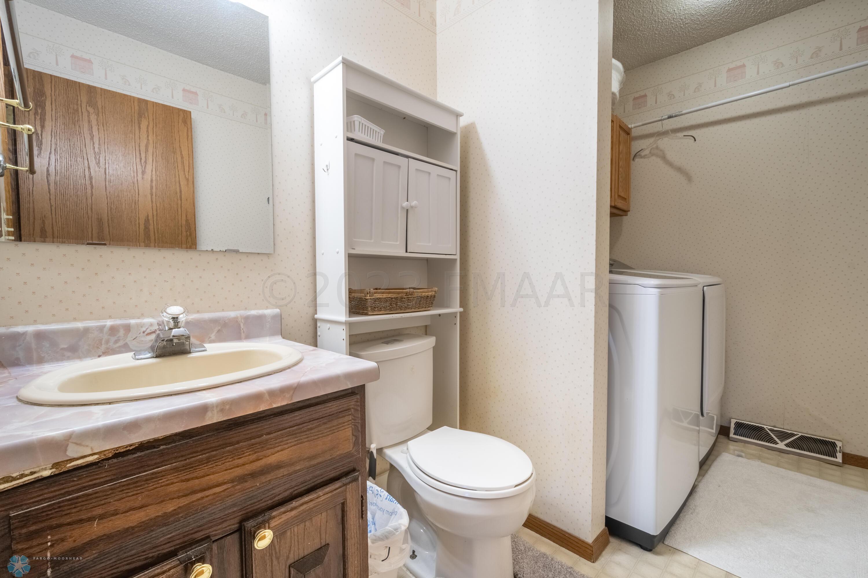 Bath/Laundry