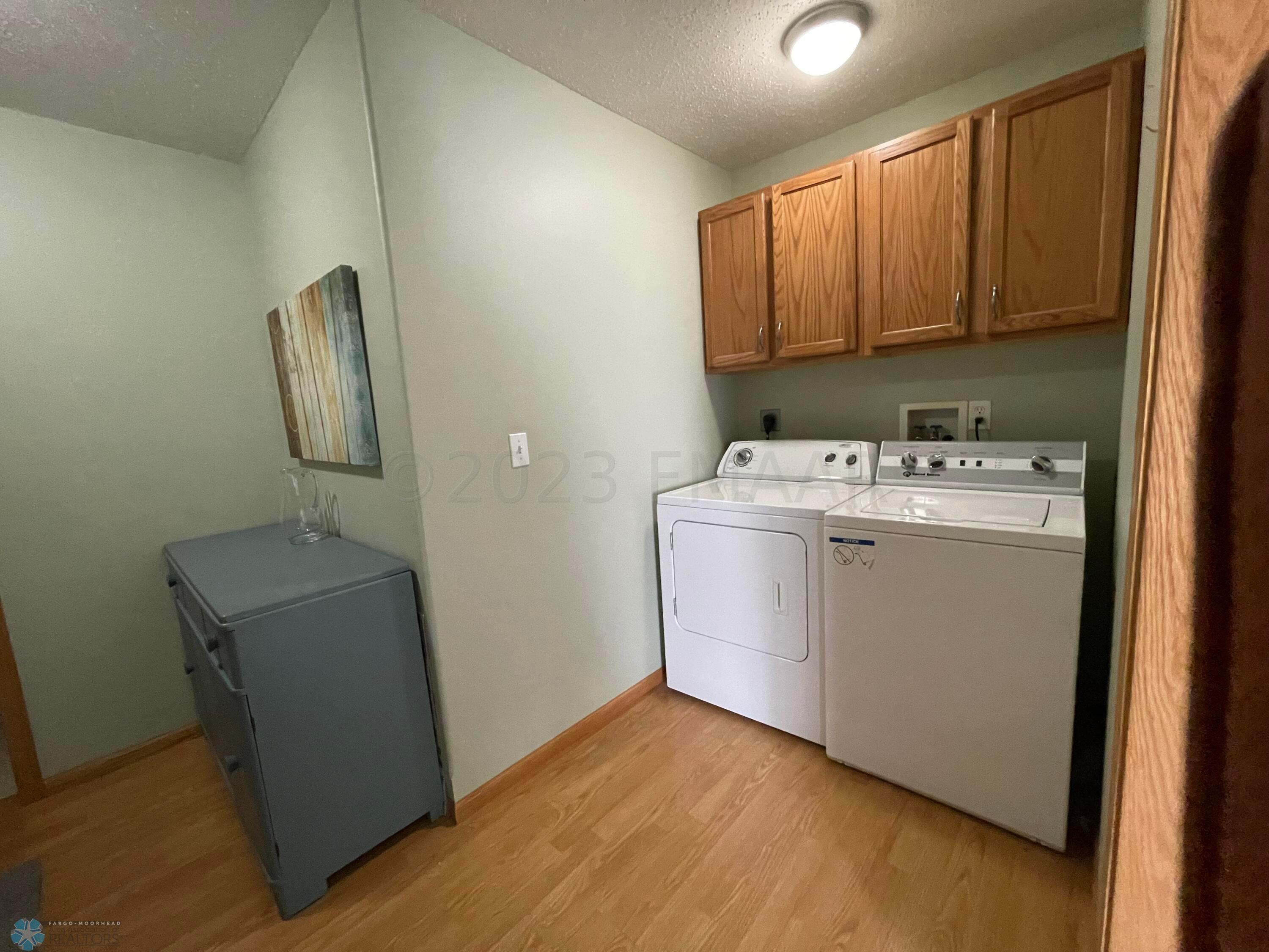MUD ROOM/LAUNDRY