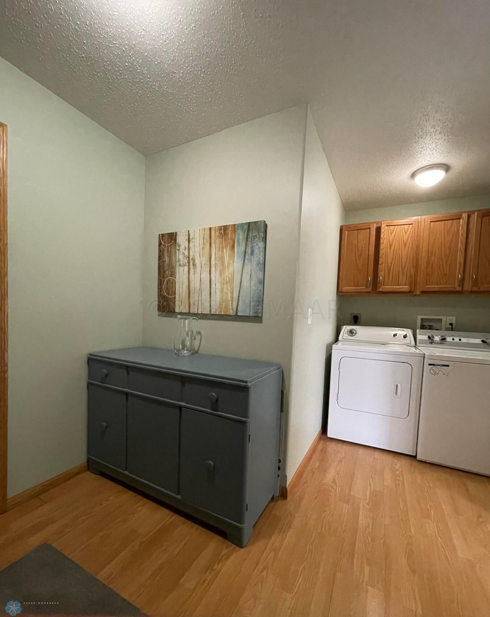 MUD ROOM/LAUNDRY