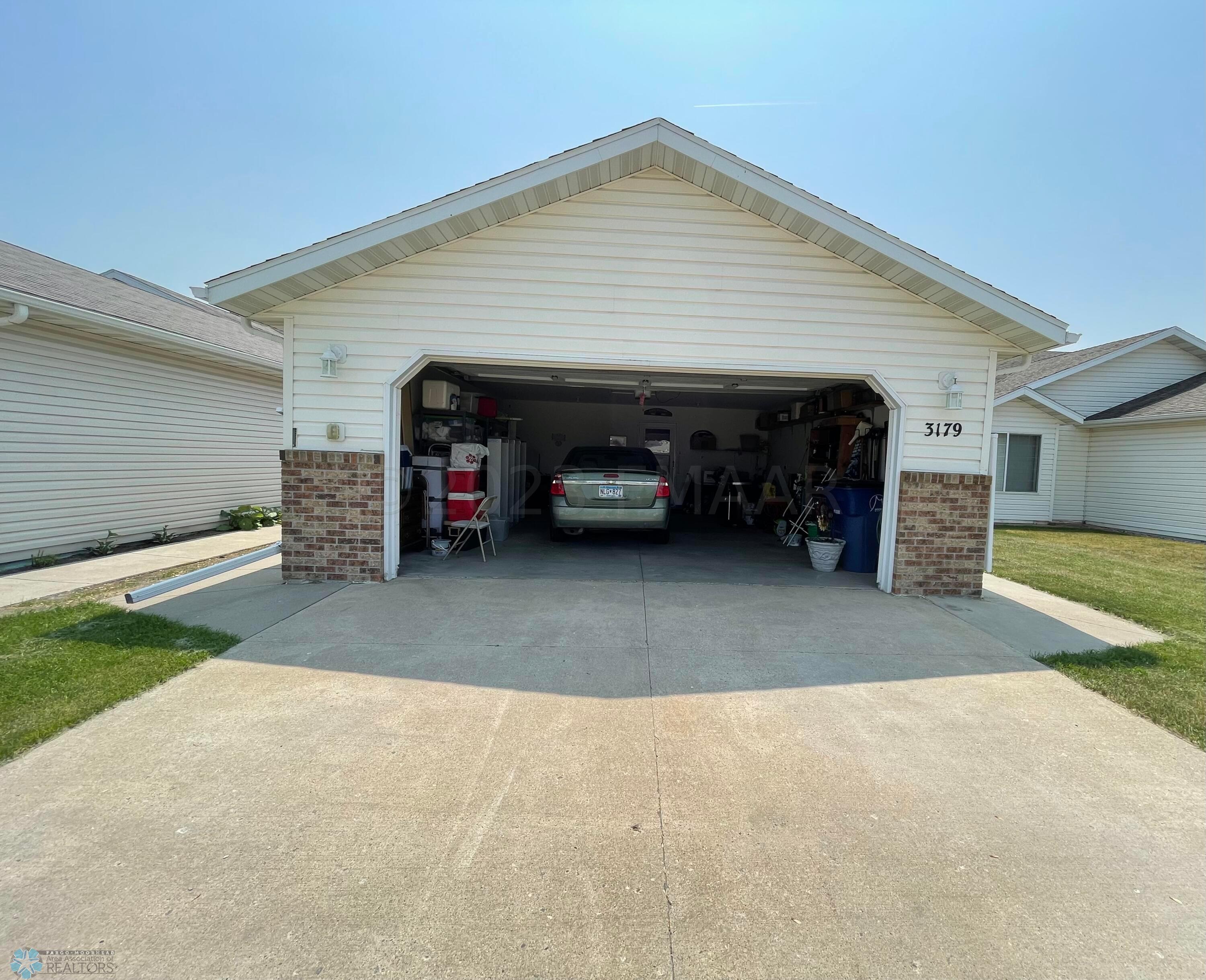 DOUBLE GARAGE
