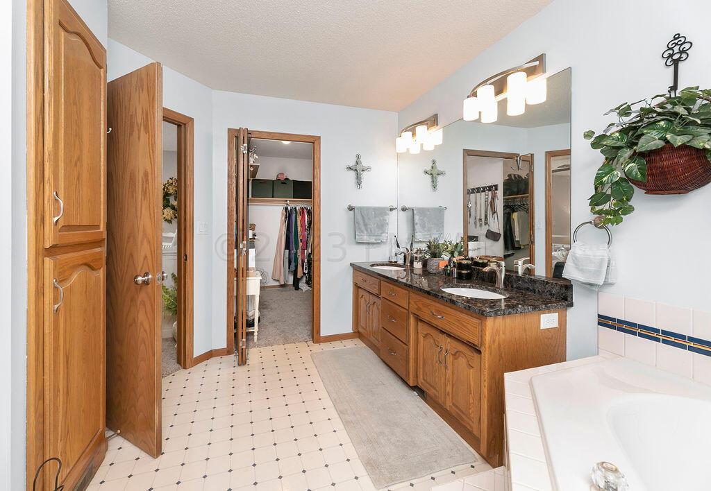 2nd Story Master Bath