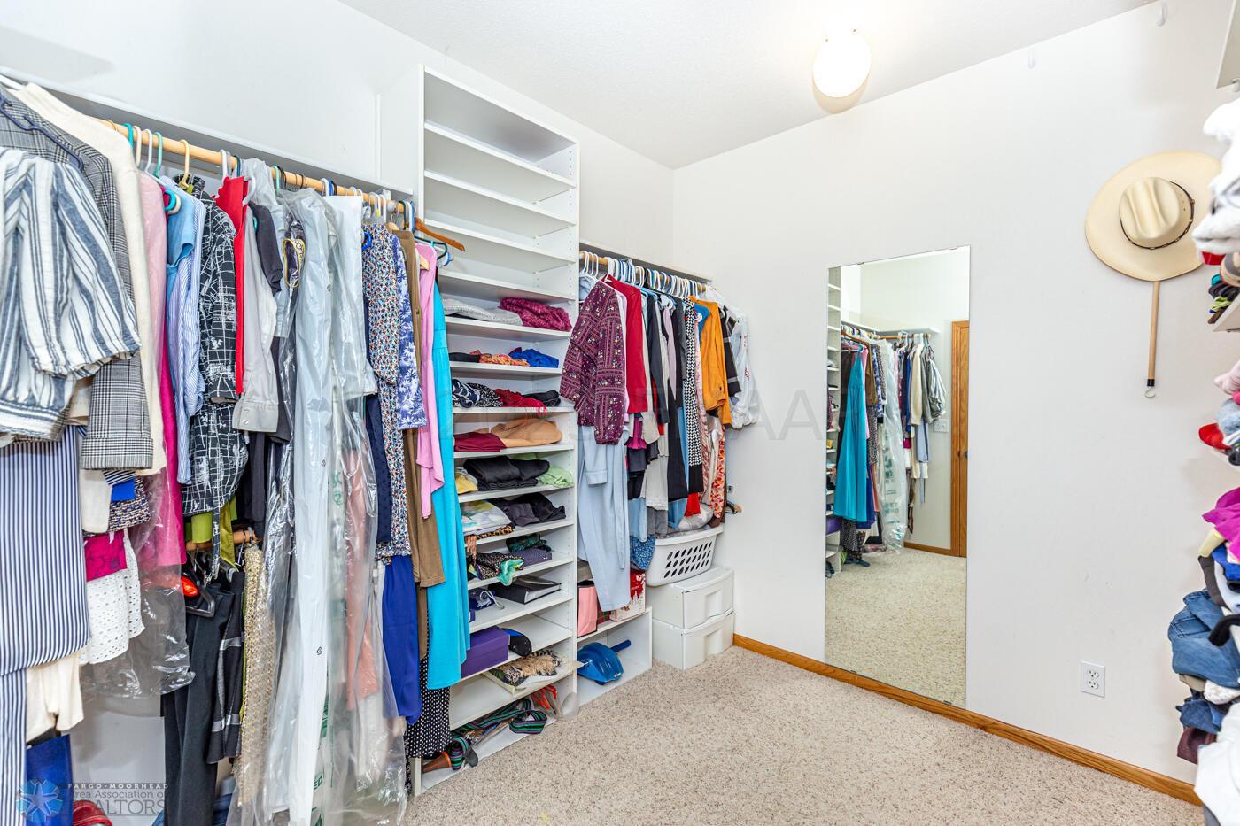 Walk-In-Closet