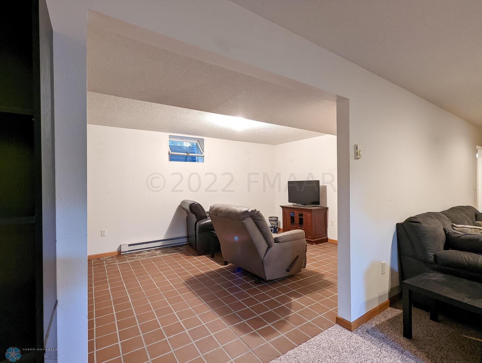 L2P104-152407245