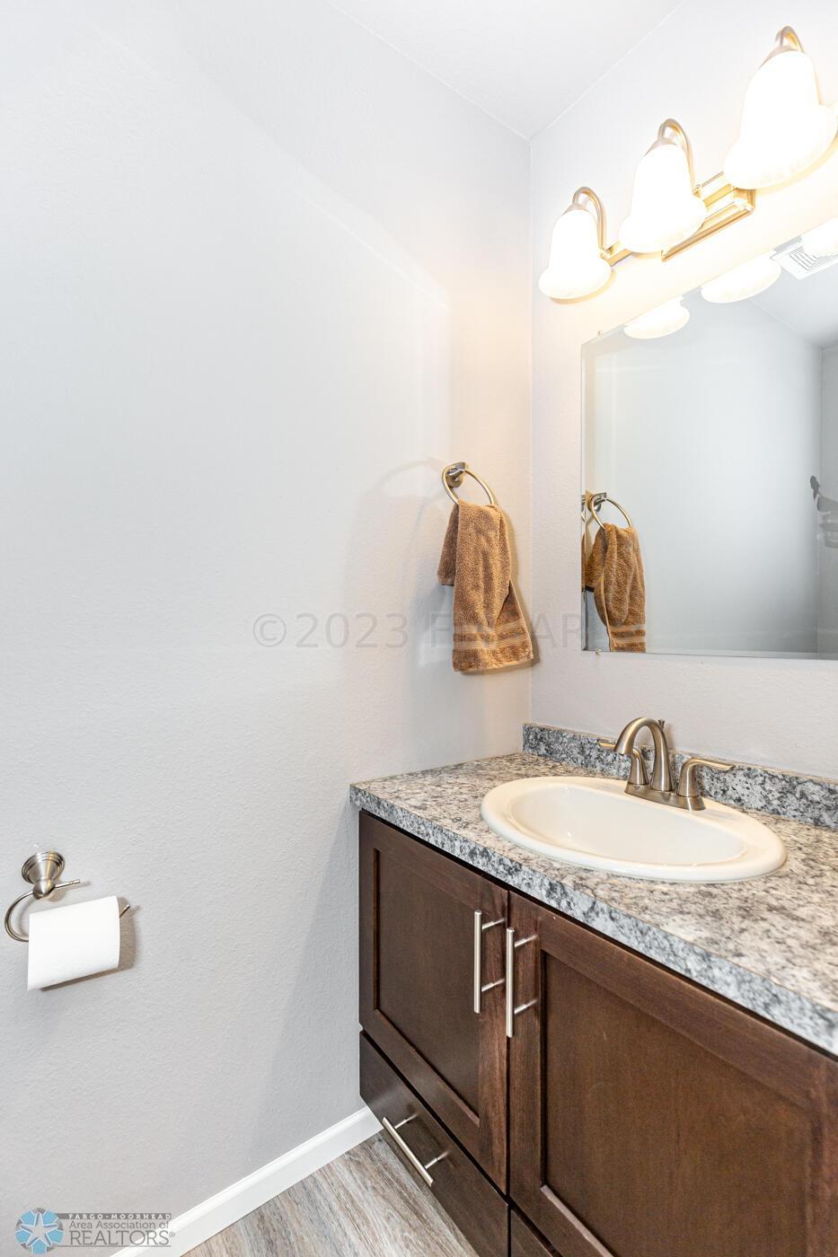 Main level bath