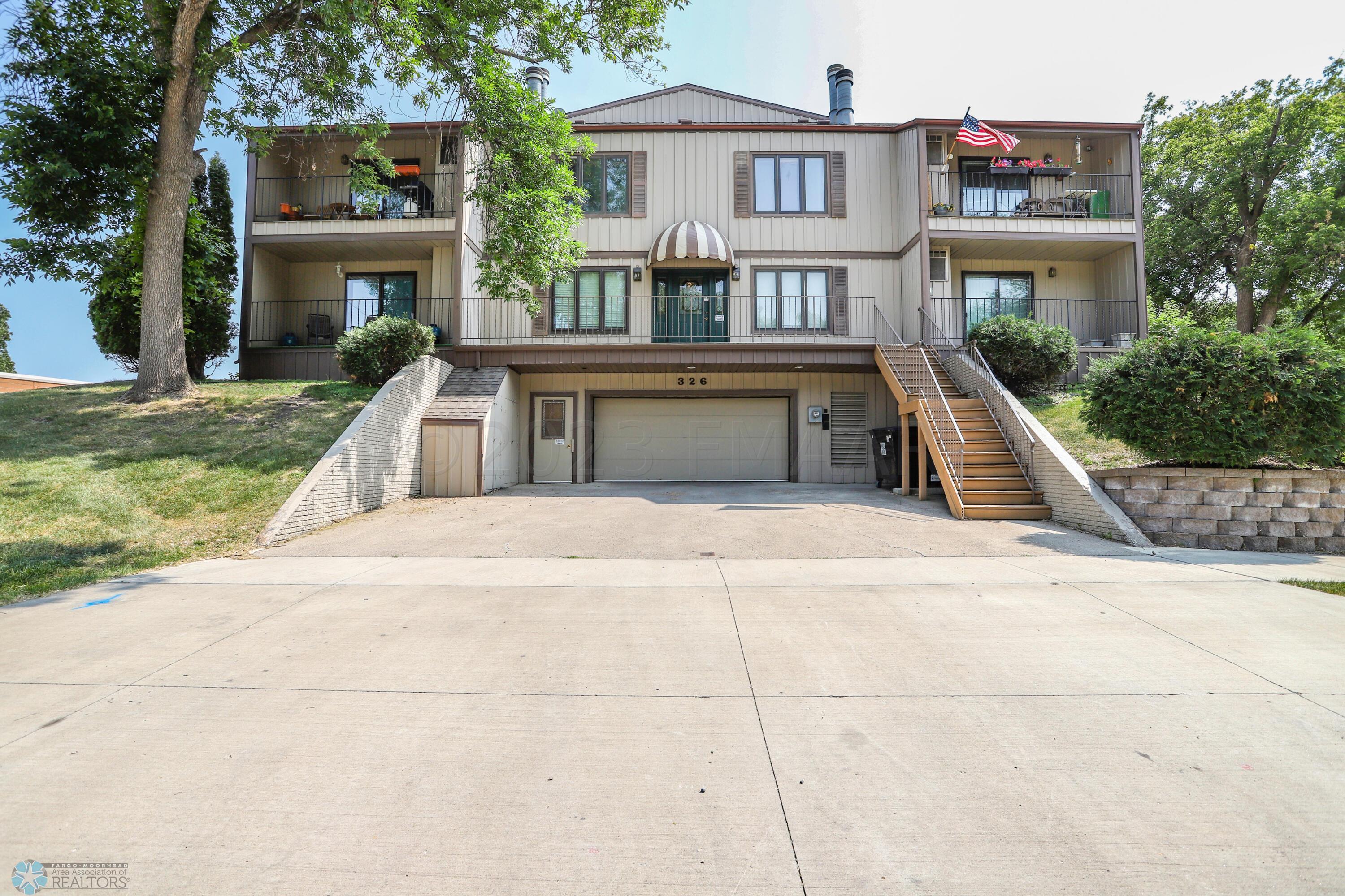 Property photo for 326 10TH Avenue S, 4, Fargo, ND 58103