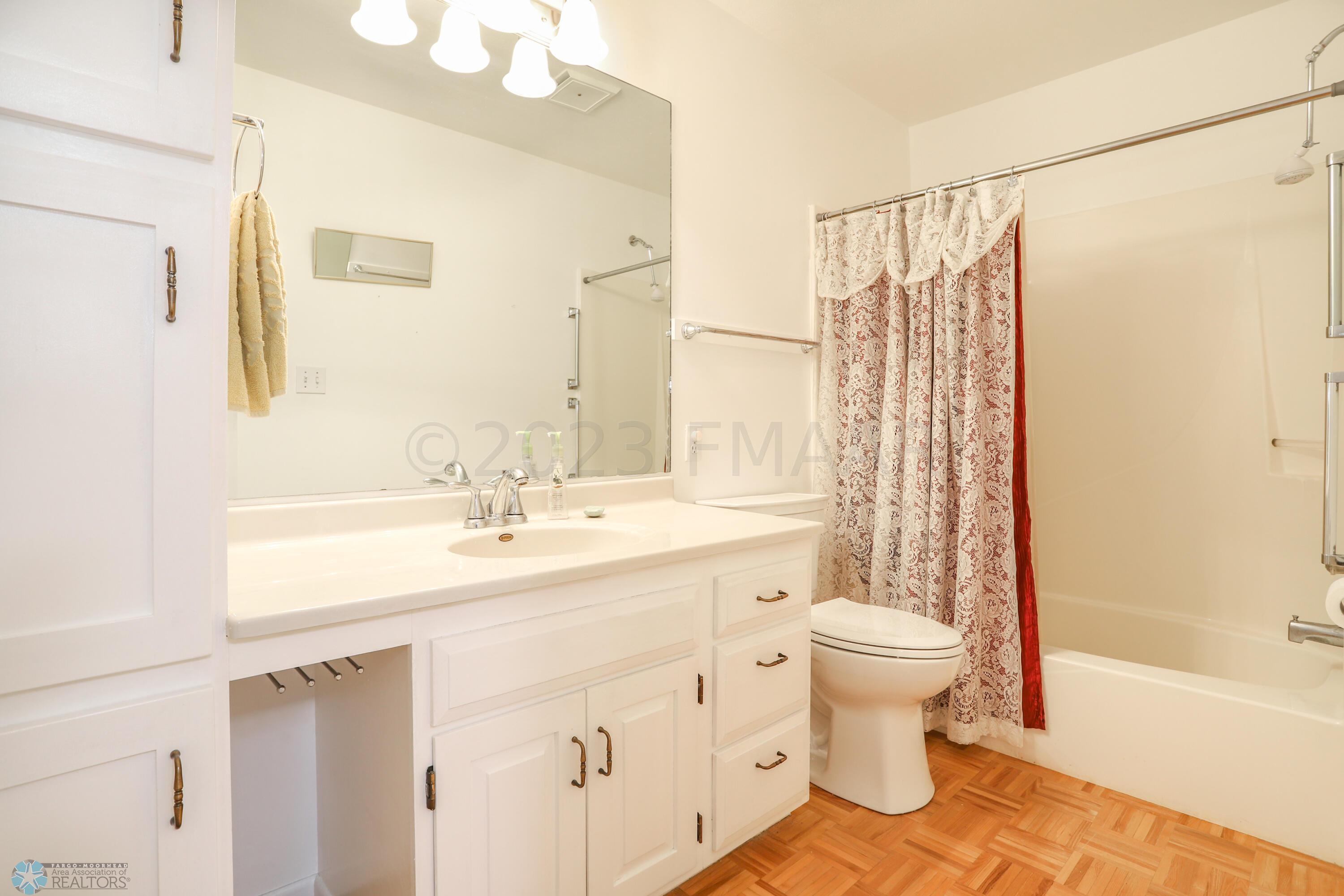 Full Bathroom
