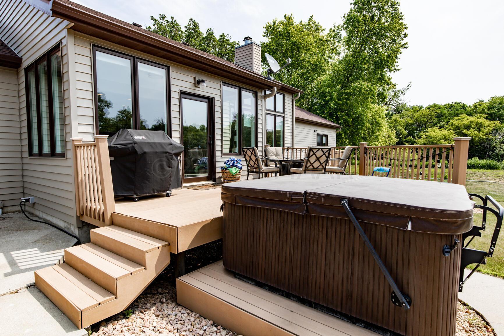 Deck & Hot Tub