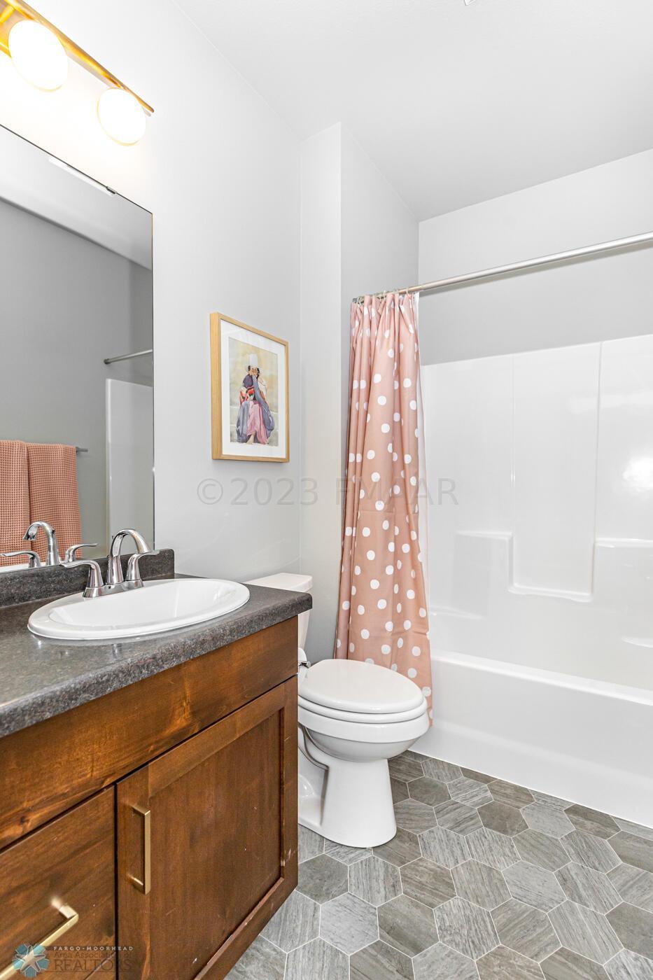 Main Floor Full Bath