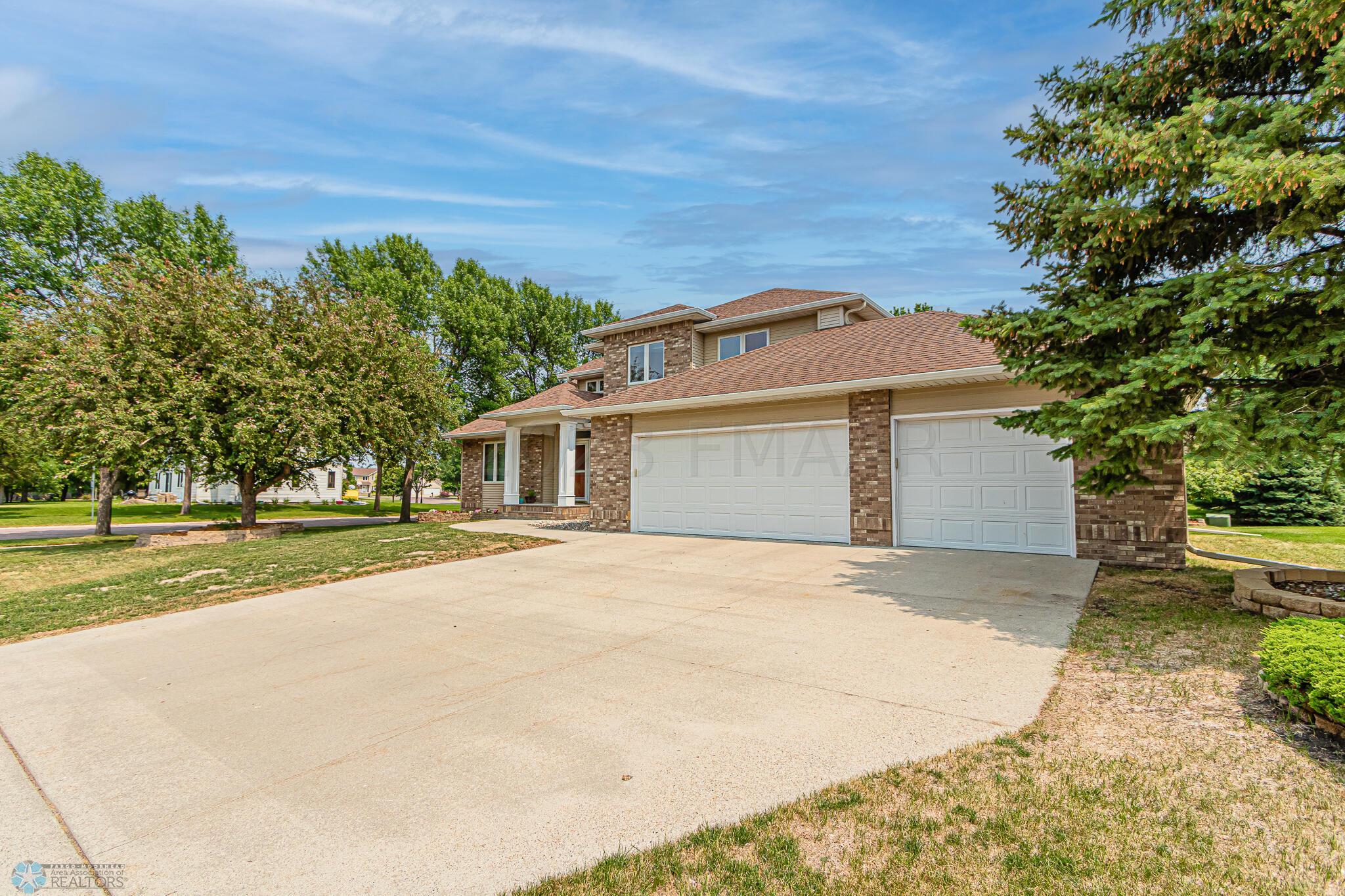 2145 STERLING ROSE Lane S, Fargo, ND