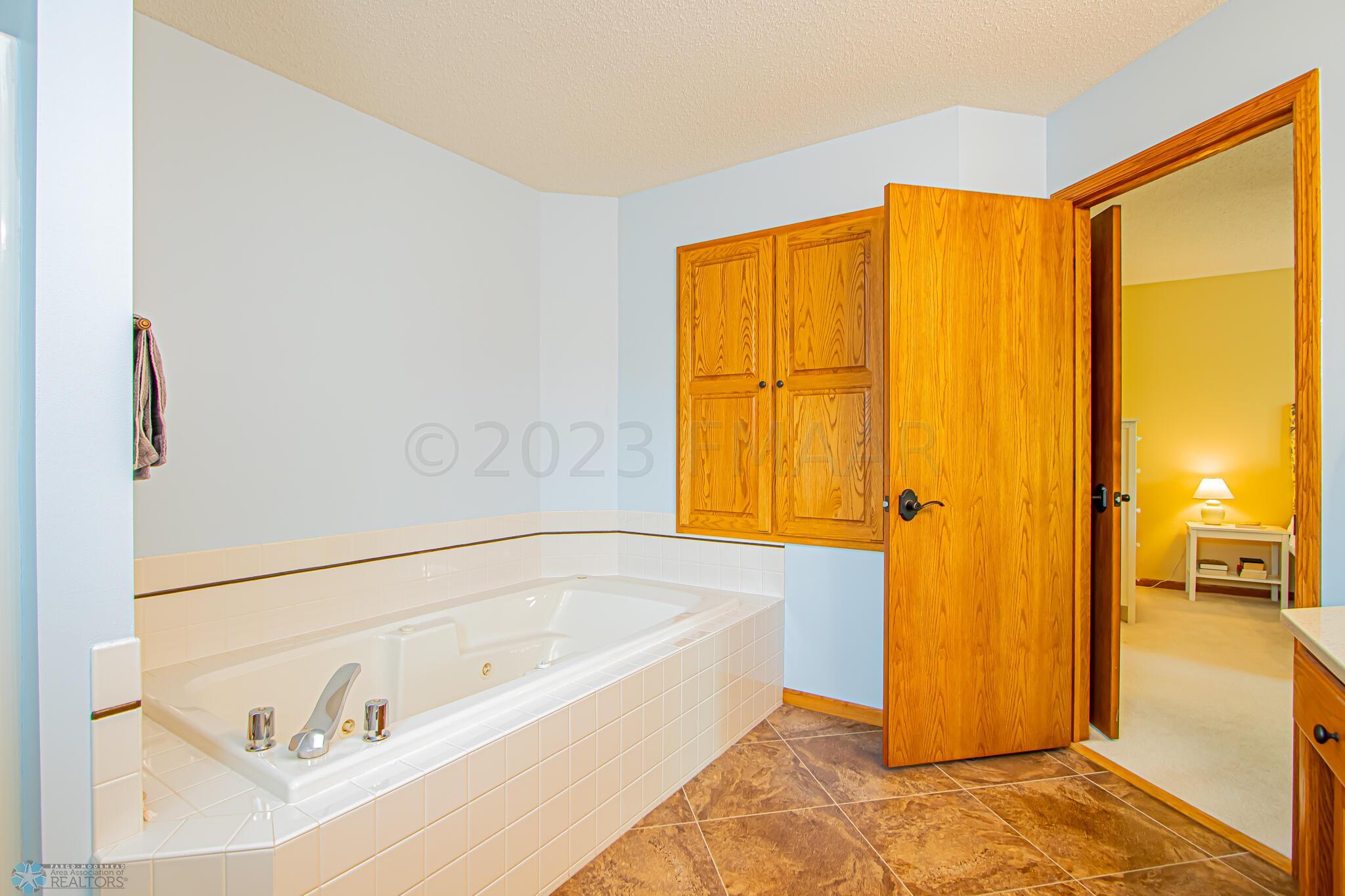 2145 Sterling Rose Ln S, Fargo, ND 58104