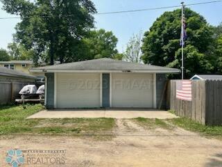 Detached Garage