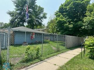 Fencing along North End