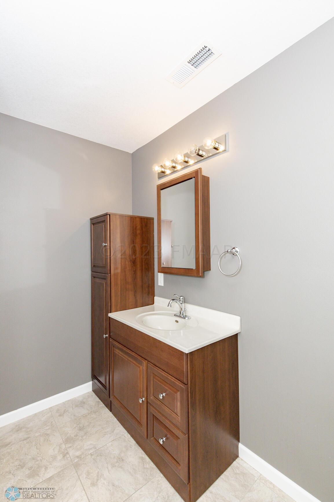 Master Bathroom (2)