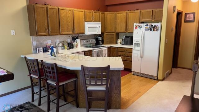 kitchen breakfast bar