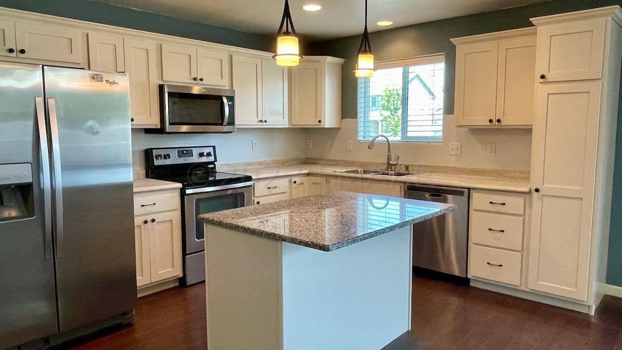 (5) Kitchen
