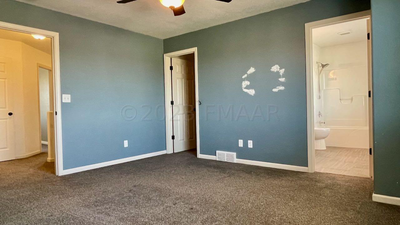 (14) Master Bedroom