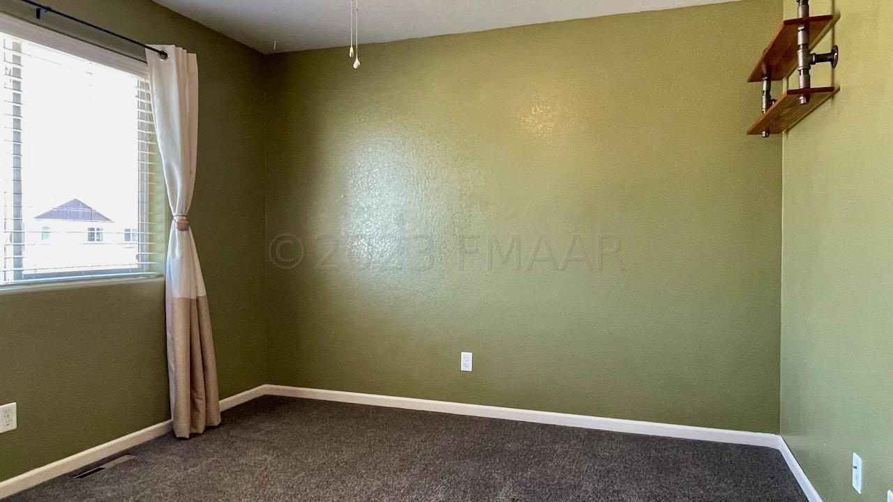 (21) Bedroom 3