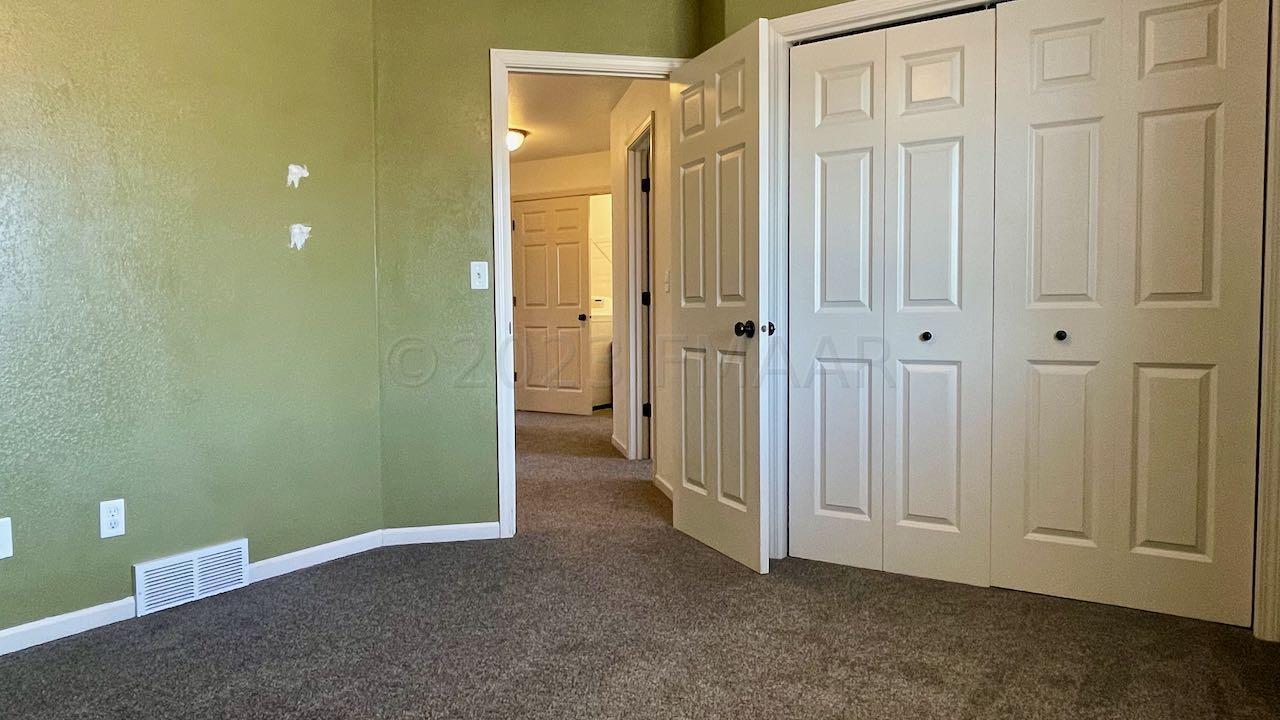 (22) Bedroom 3