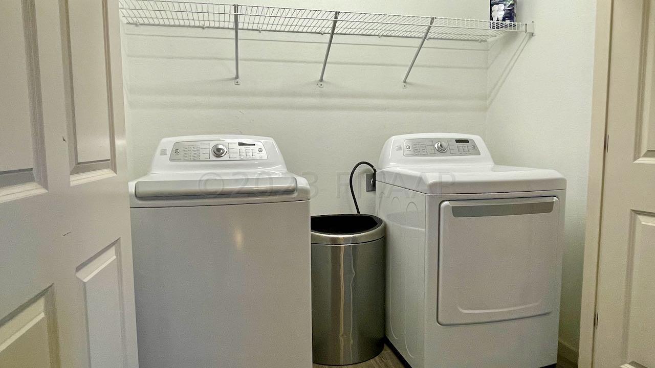 (24) Laundry Upstairs