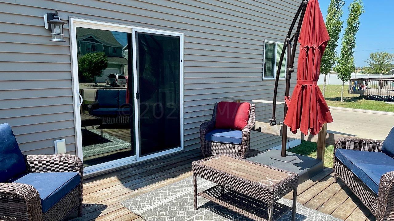(31) Backyard Deck
