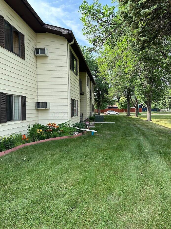 Exterior Photo 2