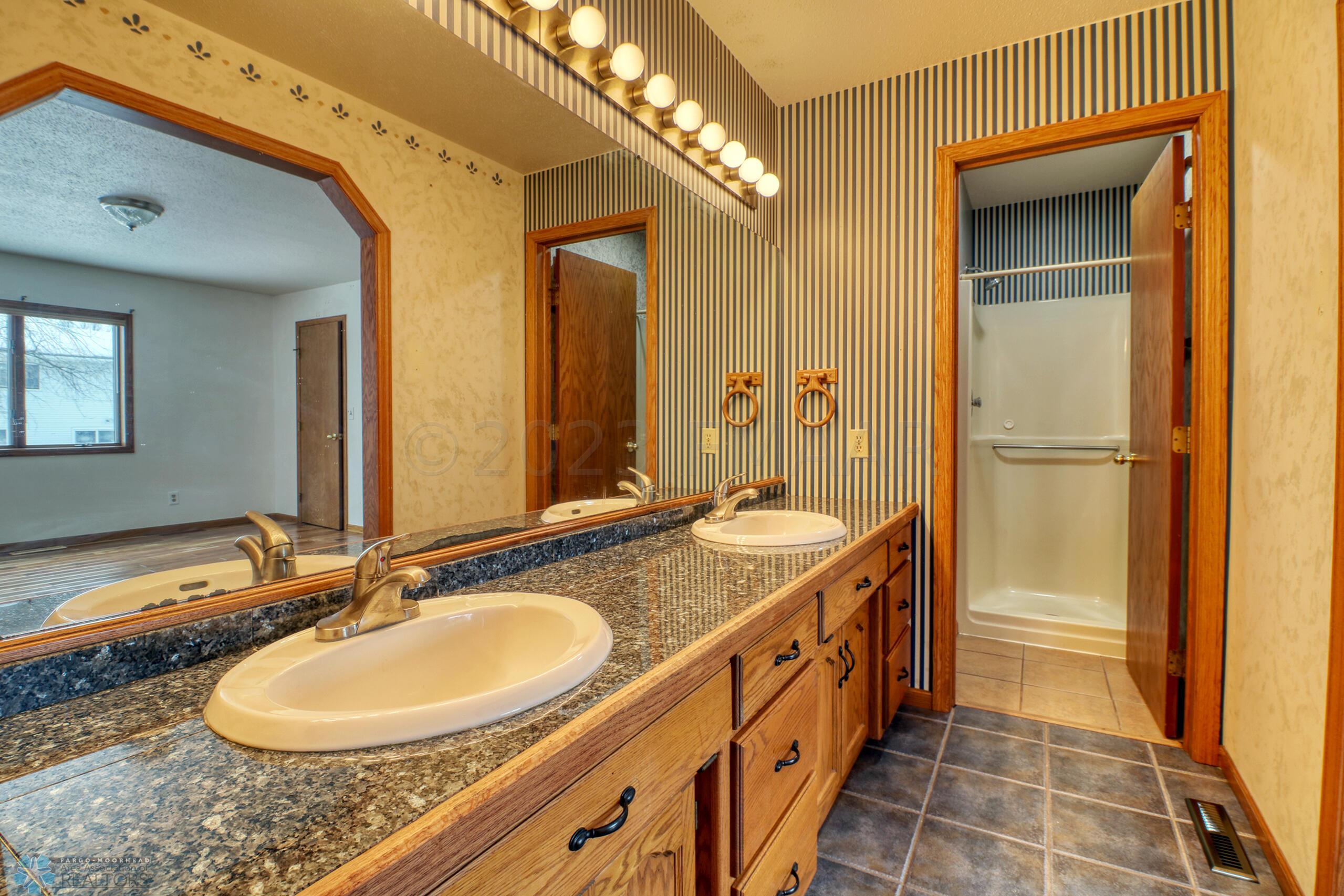 Master Bathroom1_1
