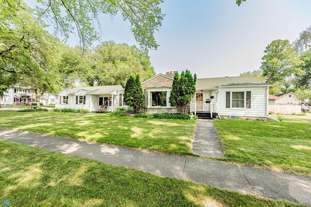 Property photo for 615 10 Avenue S, Fargo, ND 58103
