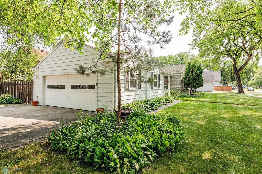 2 Stall Attached Garage