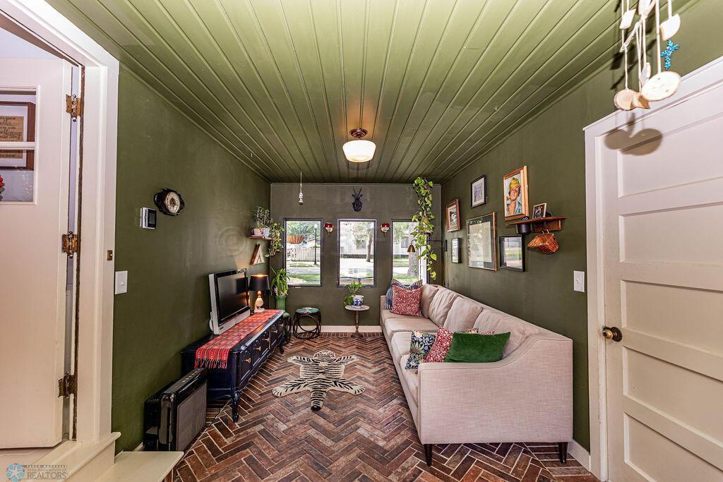 Breezeway Converted to Heated Den