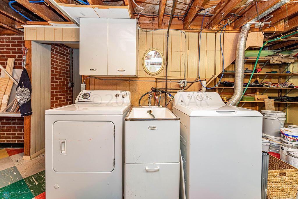 Washer and Dryer Stay