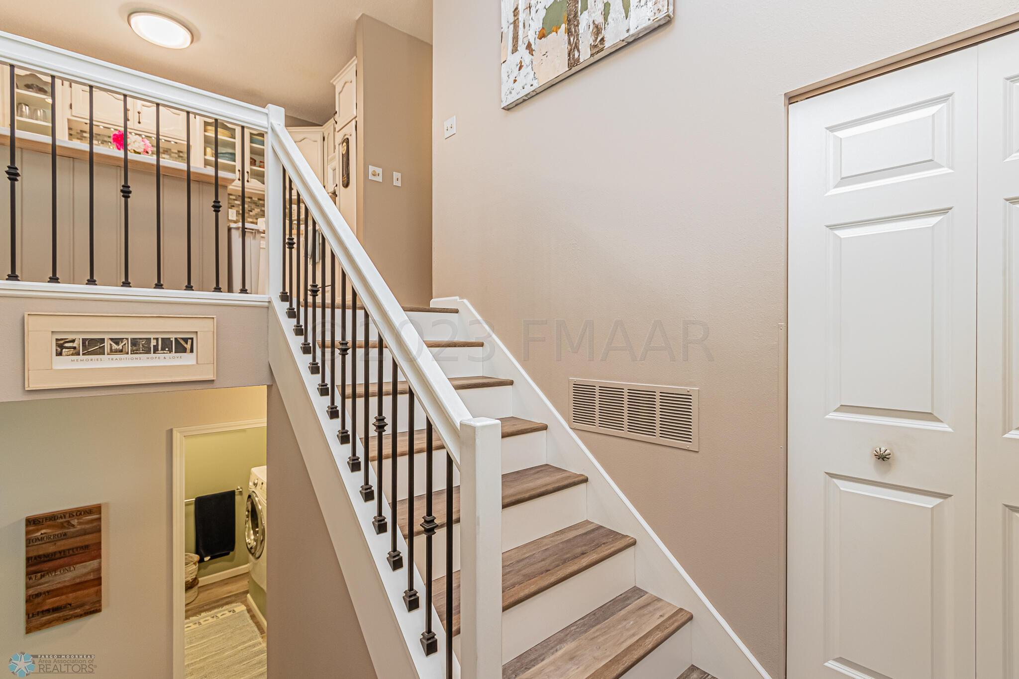 1 PRAIRIEWOOD Crossing S, Fargo, ND 5810