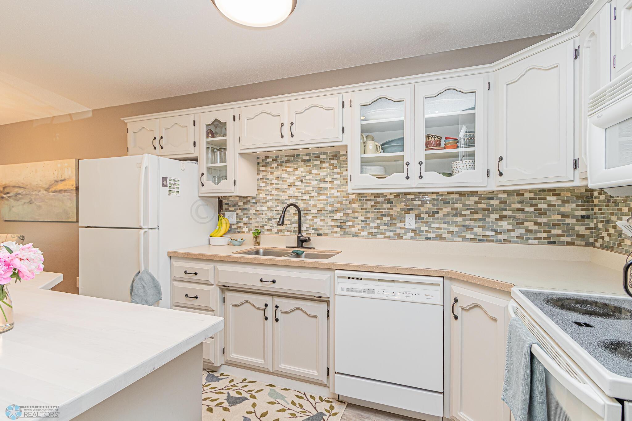 1 PRAIRIEWOOD Crossing S, Fargo, ND 5810