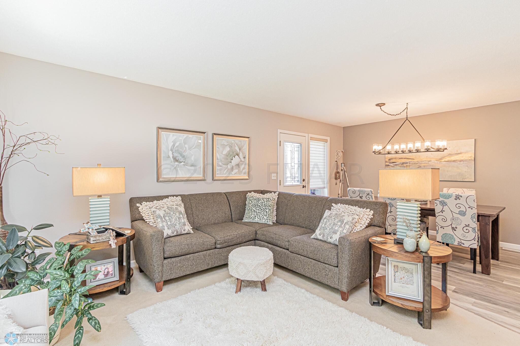 1 PRAIRIEWOOD Crossing S, Fargo, ND 5810