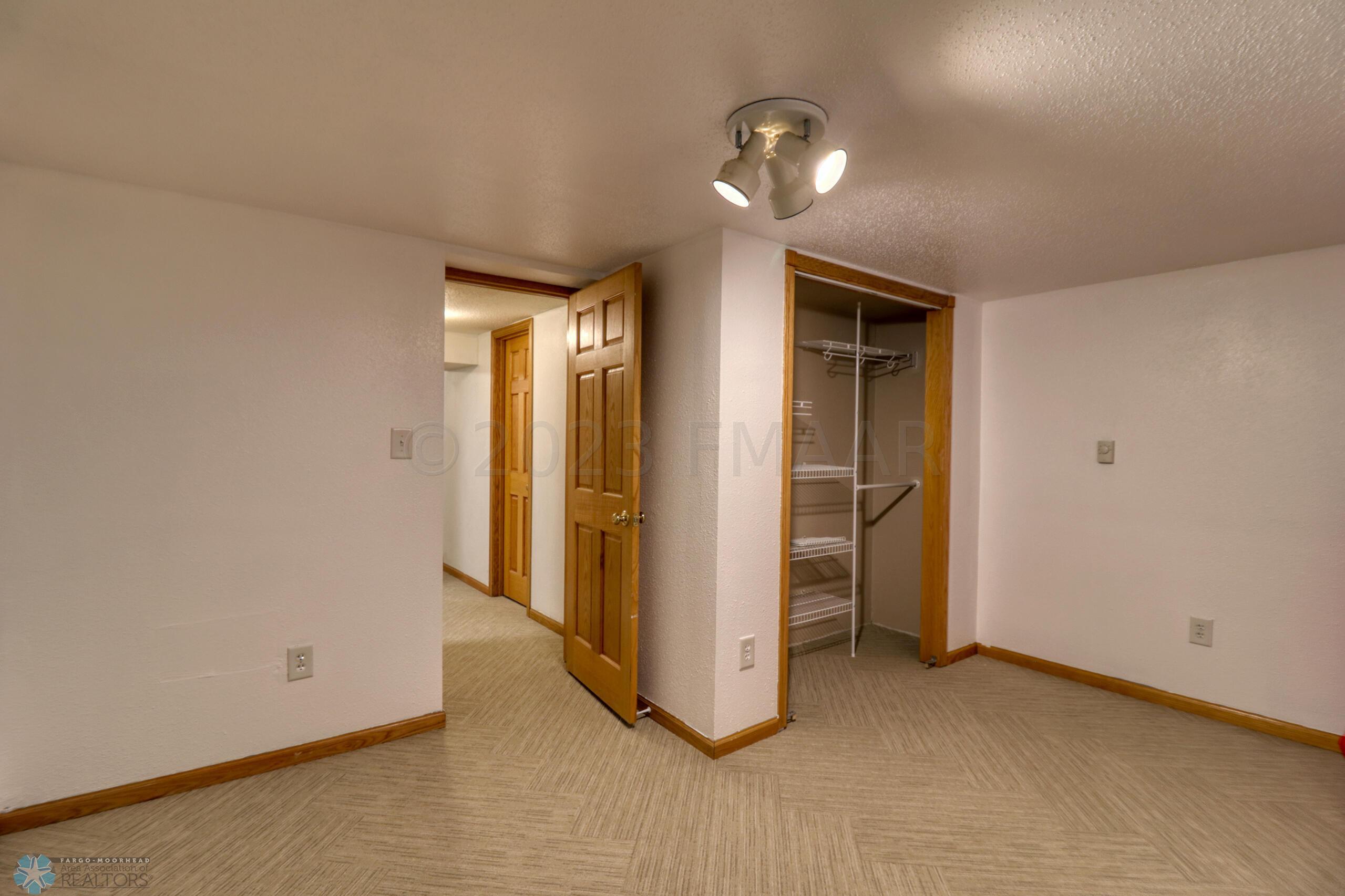 Basement Bedroom2_2