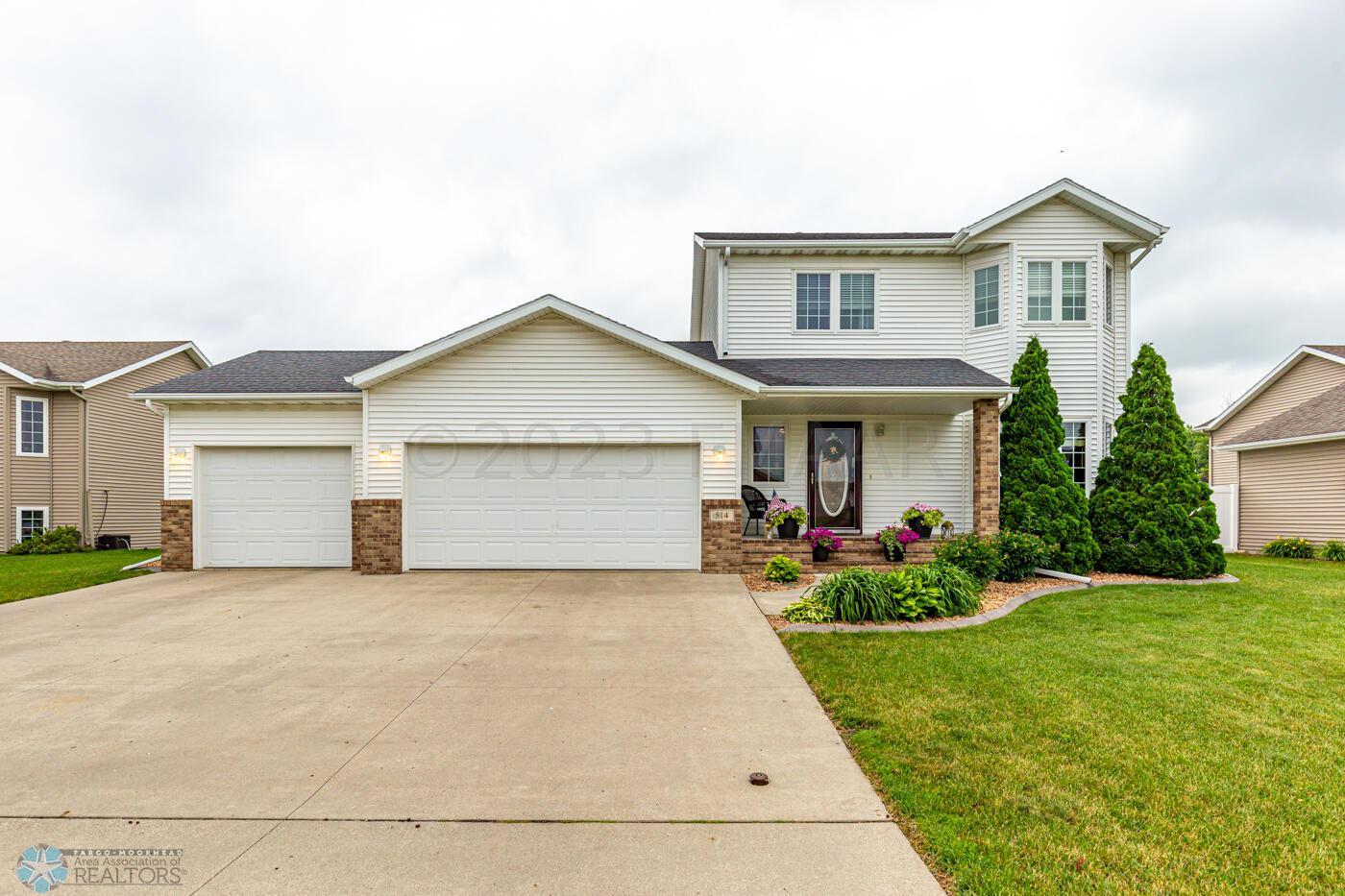 Property photo for 514 8 Street NE, Dilworth, MN 56529