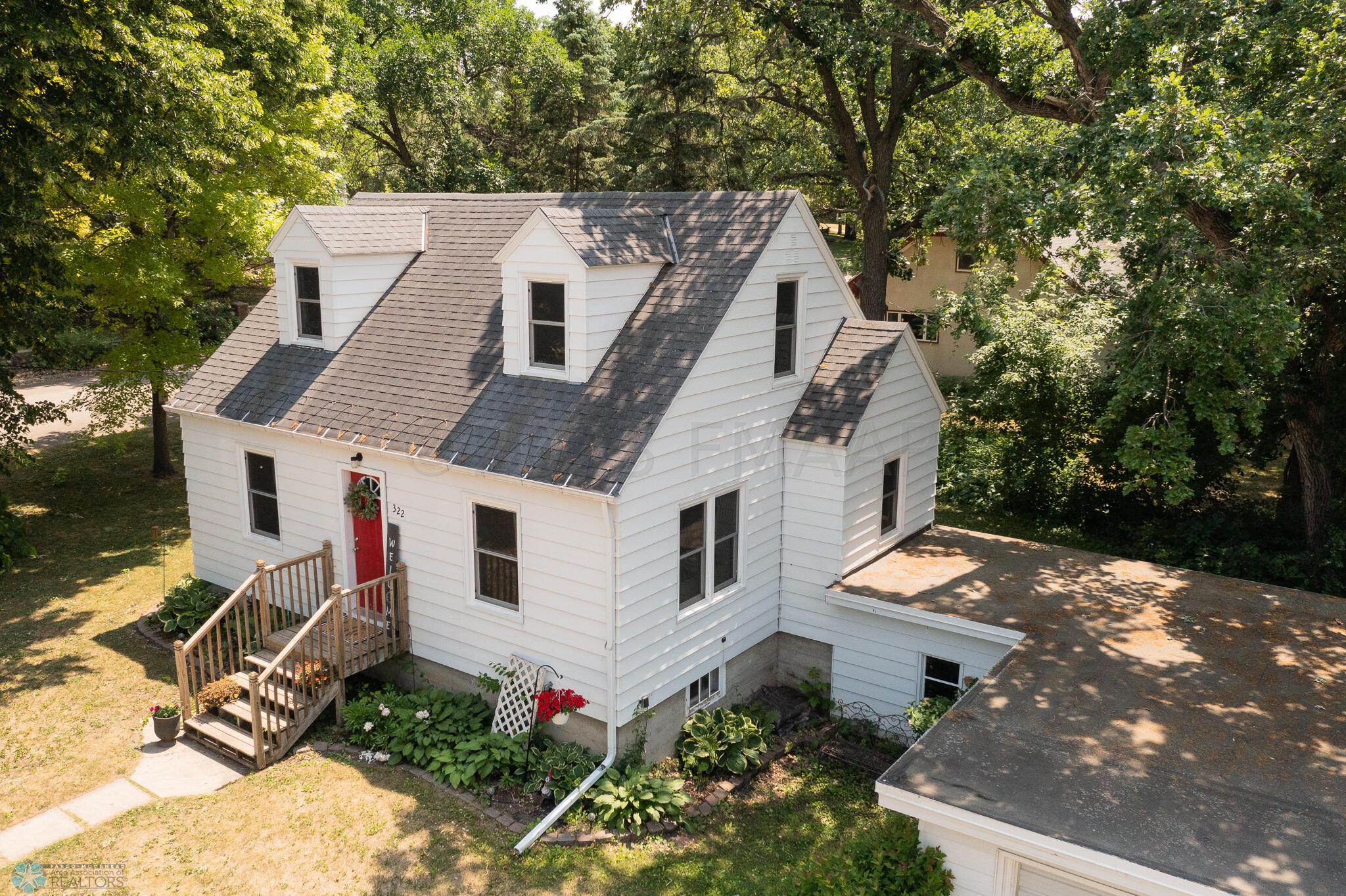 1 1/2 Story House