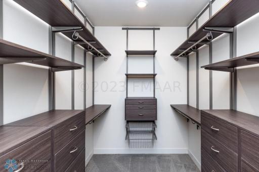 9273 DIDRICK Drive, Horace, ND 58047