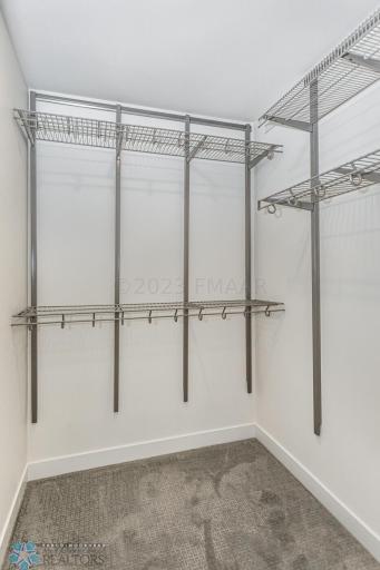 9273 DIDRICK Drive, Horace, ND 58047
