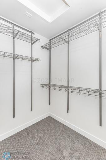 9273 DIDRICK Drive, Horace, ND 58047