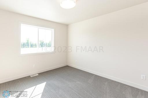 9273 DIDRICK Drive, Horace, ND 58047