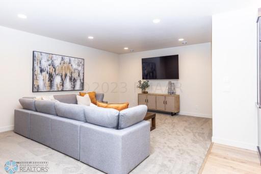 9273 DIDRICK Drive, Horace, ND 58047