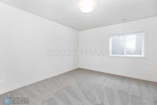 9273 DIDRICK Drive, Horace, ND 58047
