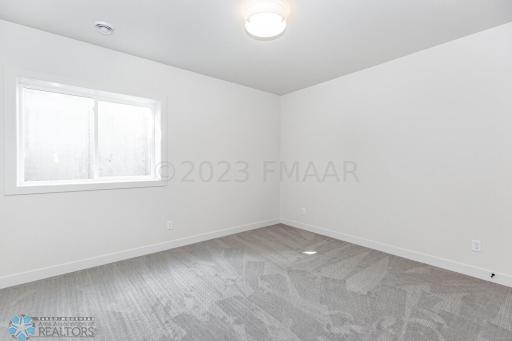 9273 DIDRICK Drive, Horace, ND 58047