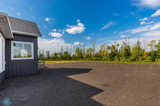 9273 DIDRICK Drive, Horace, ND 58047