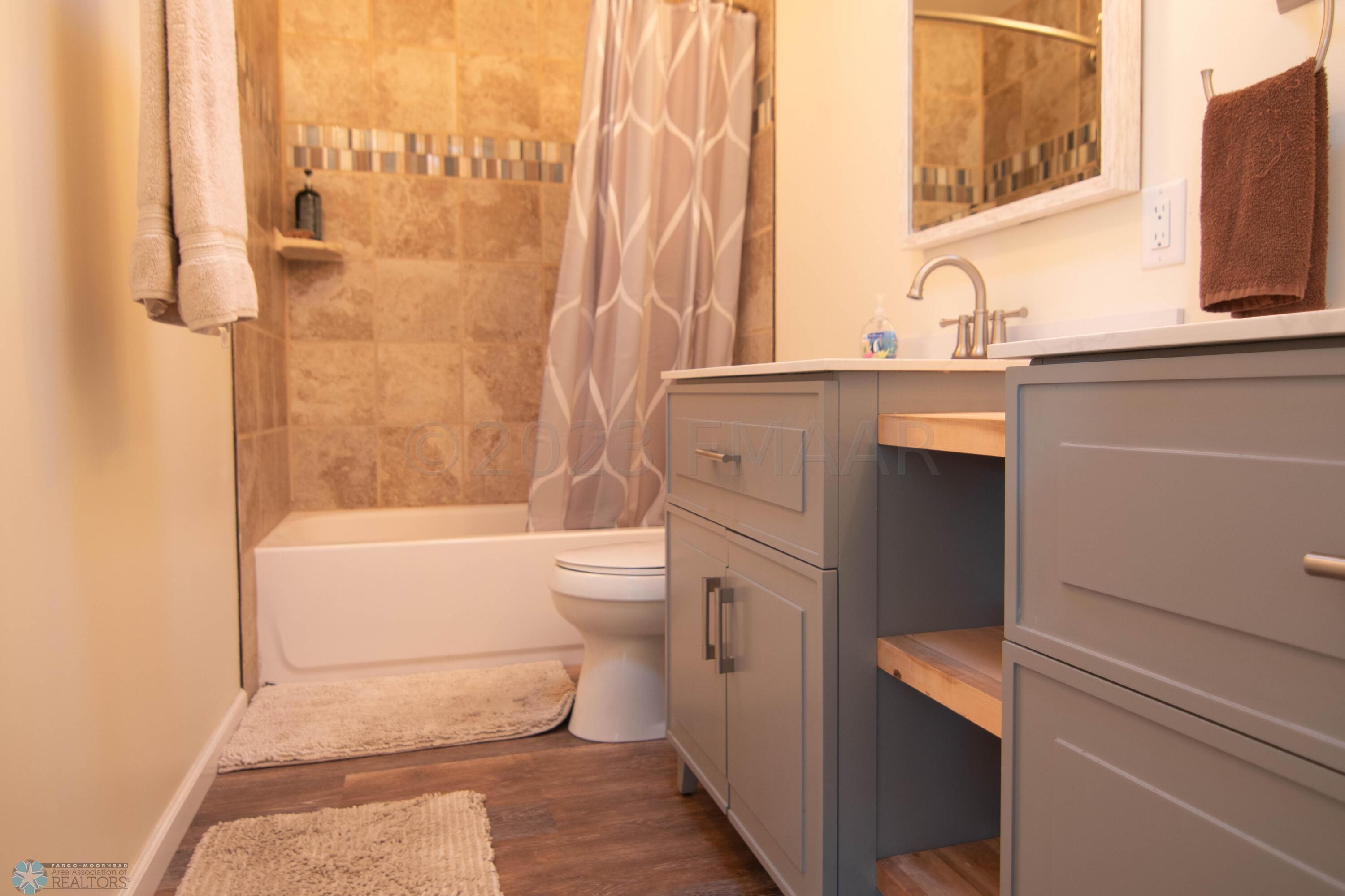 Upper bath