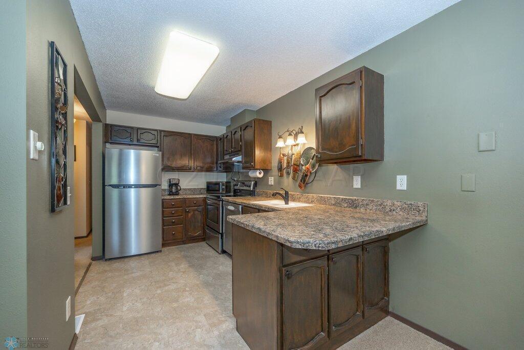 Eat-up countertop