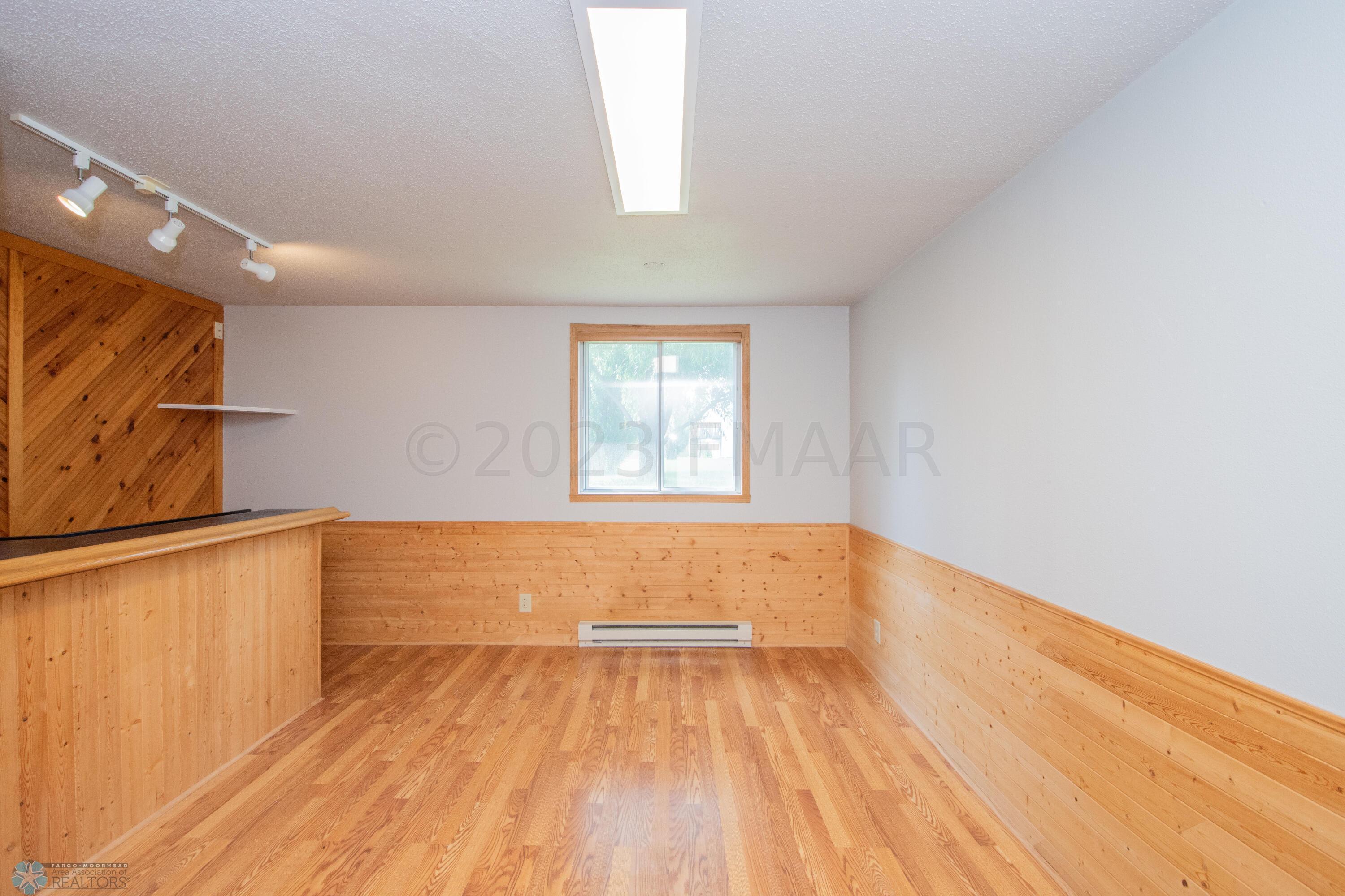 Rec Room w/ wet bar
