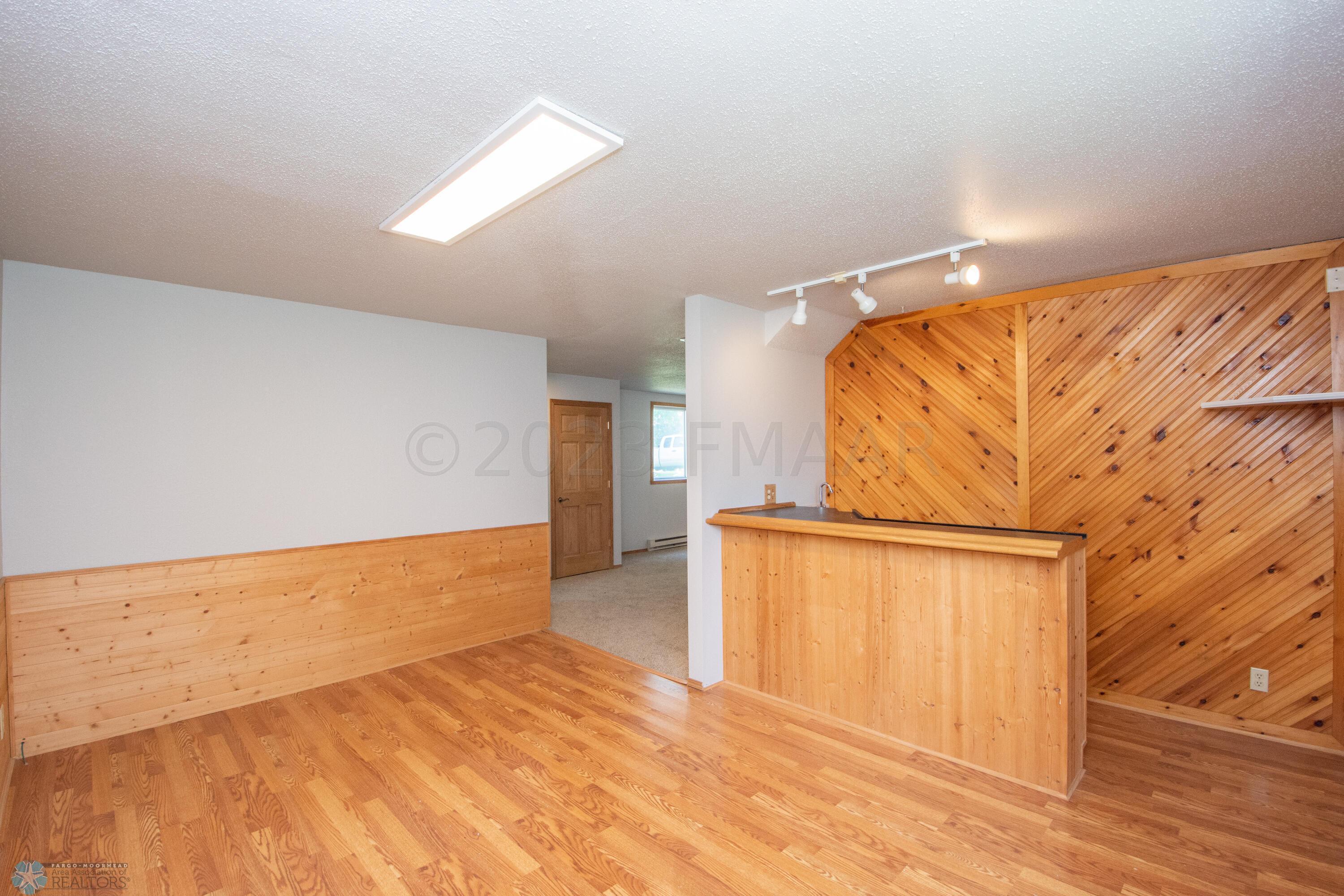 Rec Room w/ wet bar