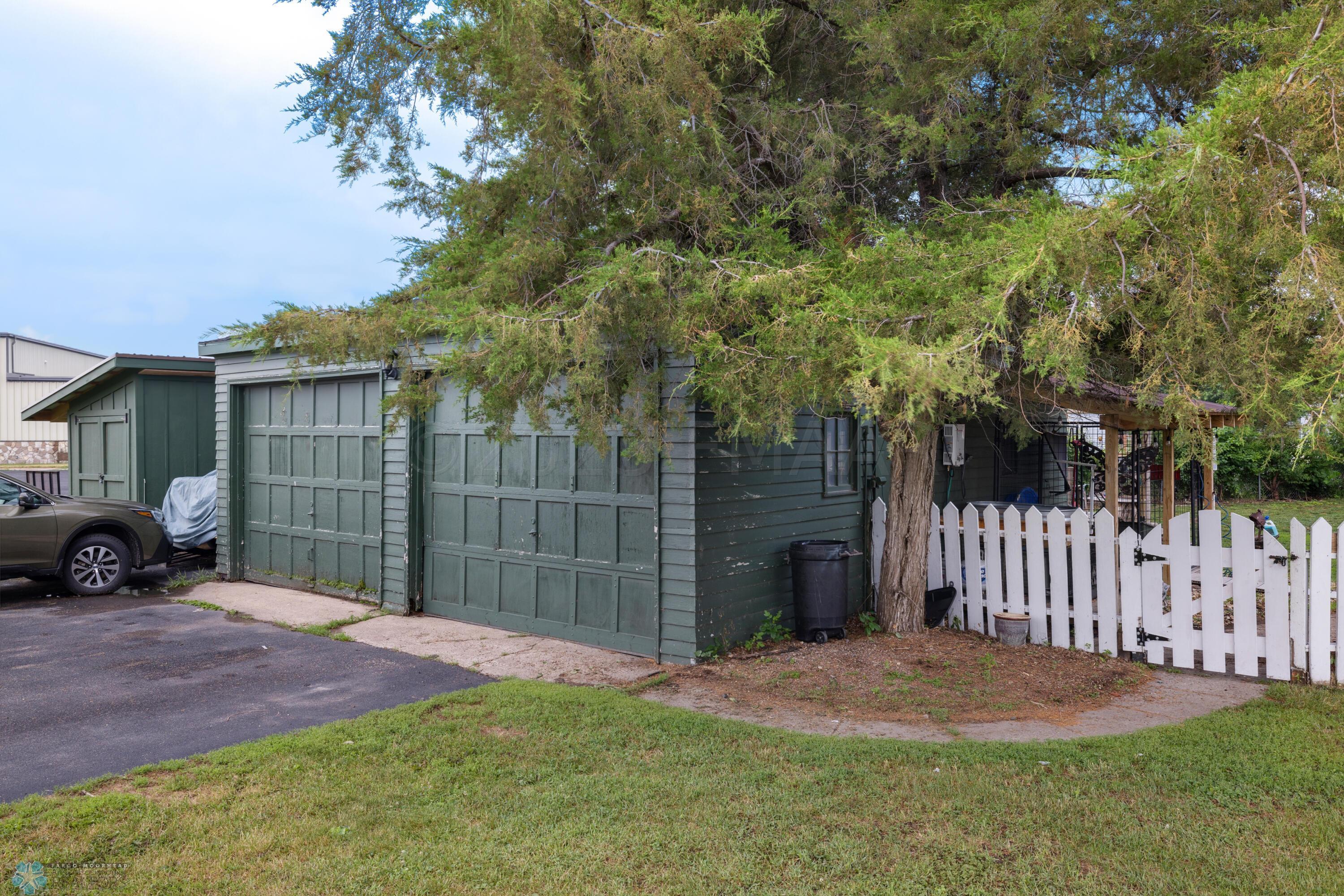 Garage & Shed